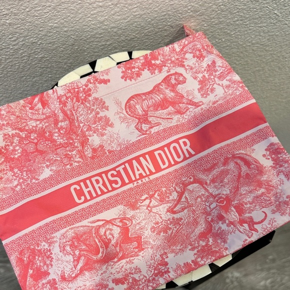 Dior Pink Travel Bag - Picture 3 of 7